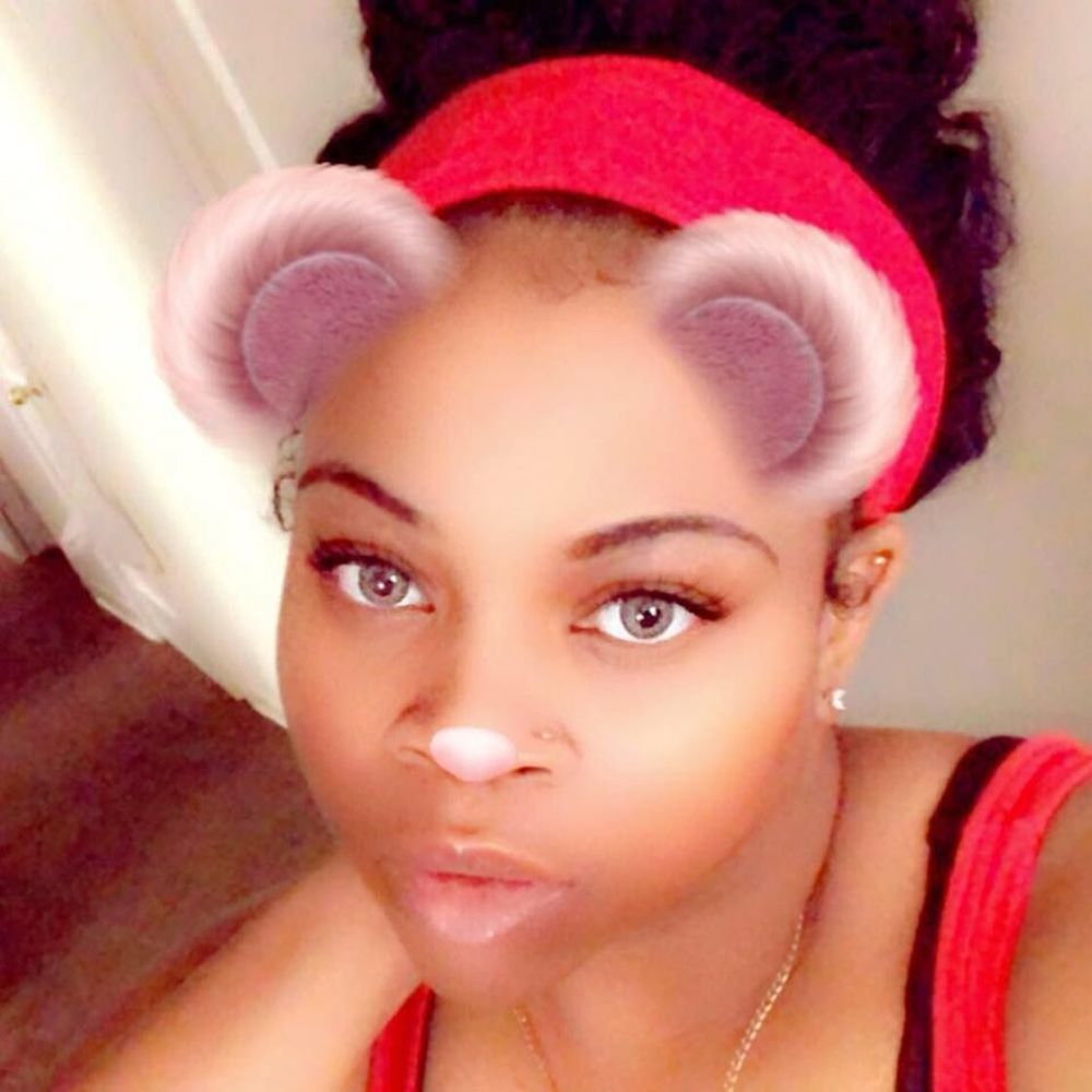 Meet your Posher, Monique